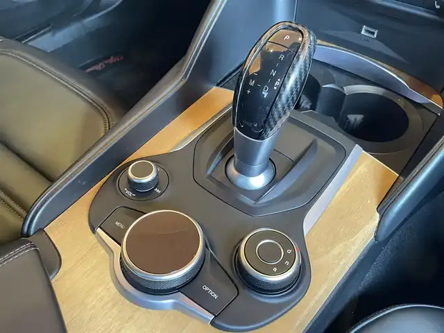 アルファロメオ ジュリア スーパー 愛知県 2019(令1)年 5.1万km 白 純正ディスプレイオーディオ/AppleCarPlay/黒革シート /シートヒーター /パワーシート/バックカメラ/harman/kardon /ACC/レーンキープ/ブラインドスポット /パドルシフト /プッシュスタート/ETC /HIDヘッドライト/オートライト /純正18アルミホイール/スマートキー