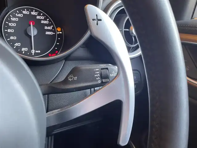 アルファロメオ ジュリア スーパー 愛知県 2019(令1)年 5.1万km 白 純正ディスプレイオーディオ/AppleCarPlay/黒革シート /シートヒーター /パワーシート/バックカメラ/harman/kardon /ACC/レーンキープ/ブラインドスポット /パドルシフト /プッシュスタート/ETC /HIDヘッドライト/オートライト /純正18アルミホイール/スマートキー