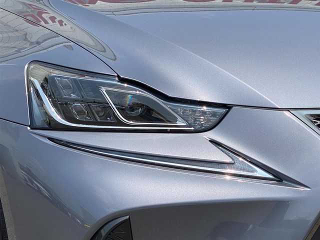 レクサス ＩＳ 300h Fスポーツ 岐阜県 2018(平30)年 3.2万km マーキュリーグレーマイカ サンルーフ（OP）/三眼フルLEDヘッドライト（OP）/レクサスセーフティシステム＋/・プリクラッシュセーフティ【PCS】/・レーンディパーチャーアラート【LDA】/・オートマチックハイビーム【AHB】/・レーダークルーズコントロール（ブレーキ制御付）/クリアランスソナー前後/純正ナビ/（フルセグTV/CD/DVD/Bluetooth/AUX）/バックカメラ/赤本革シート/メモリ機能パワーシート/前席シートヒーター/シートクーラー/本革巻きステアリング/MTモード付AT/パドルシフト/純正18インチAW/純正フロアマット/純正ETC2.0/スマートキー×2/カードキー/スペアタイヤ