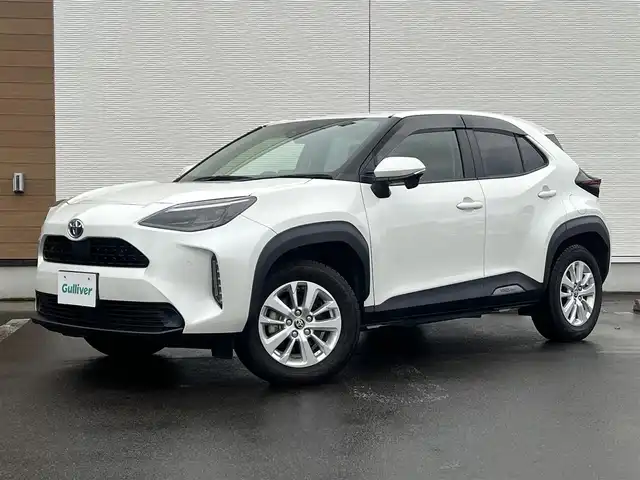 トヨタ ヤリスクロス ハイブリッド Z 秋田県 2022(令4)年 3.5万km ホワイトパールクリスタルシャイン ４WD/衝突軽減システム/LEDヘッドライト/純正メモリナビ（BT/AM/FM/USB）/バックカメラ/トヨタ純正１６インチアルミ（冬タイヤ装着）/スマートキー/アイドリングストップ/プッシュスタート/クルーズコントロール追従走行あり/オートマチックハイビーム/レーンキープアシスト/コーナーセンサー/ダウンヒルアシストコントロール/ステアリングスイッチ/ステアリングヒーター/前席シートヒーター/運転席パワーシート/ドライブレコーダー/ビルトインETC/電動パーキングブレーキ/オートブレーキホールド機能/純正フロアマット/純正ドアバイザー/オートライト/オートエアコン/パワーステアリング/パワーウィンドウ/ヘッドライトレベライザー/横滑り防止/盗難防止装置/電動格納ウィンカーミラー