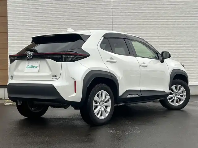 トヨタ ヤリスクロス ハイブリッド Z 秋田県 2022(令4)年 3.5万km ホワイトパールクリスタルシャイン ４WD/衝突軽減システム/LEDヘッドライト/純正メモリナビ（BT/AM/FM/USB）/バックカメラ/トヨタ純正１６インチアルミ（冬タイヤ装着）/スマートキー/アイドリングストップ/プッシュスタート/クルーズコントロール追従走行あり/オートマチックハイビーム/レーンキープアシスト/コーナーセンサー/ダウンヒルアシストコントロール/ステアリングスイッチ/ステアリングヒーター/前席シートヒーター/運転席パワーシート/ドライブレコーダー/ビルトインETC/電動パーキングブレーキ/オートブレーキホールド機能/純正フロアマット/純正ドアバイザー/オートライト/オートエアコン/パワーステアリング/パワーウィンドウ/ヘッドライトレベライザー/横滑り防止/盗難防止装置/電動格納ウィンカーミラー