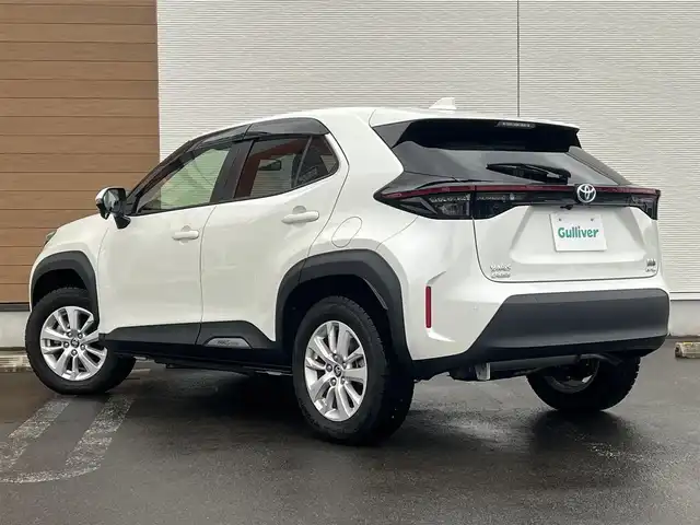 トヨタ ヤリスクロス ハイブリッド Z 秋田県 2022(令4)年 3.5万km ホワイトパールクリスタルシャイン ４WD/衝突軽減システム/LEDヘッドライト/純正メモリナビ（BT/AM/FM/USB）/バックカメラ/トヨタ純正１６インチアルミ（冬タイヤ装着）/スマートキー/アイドリングストップ/プッシュスタート/クルーズコントロール追従走行あり/オートマチックハイビーム/レーンキープアシスト/コーナーセンサー/ダウンヒルアシストコントロール/ステアリングスイッチ/ステアリングヒーター/前席シートヒーター/運転席パワーシート/ドライブレコーダー/ビルトインETC/電動パーキングブレーキ/オートブレーキホールド機能/純正フロアマット/純正ドアバイザー/オートライト/オートエアコン/パワーステアリング/パワーウィンドウ/ヘッドライトレベライザー/横滑り防止/盗難防止装置/電動格納ウィンカーミラー