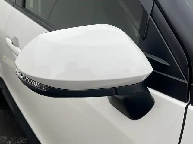 トヨタ ヤリスクロス ハイブリッド Z 秋田県 2022(令4)年 3.5万km ホワイトパールクリスタルシャイン ４WD/衝突軽減システム/LEDヘッドライト/純正メモリナビ（BT/AM/FM/USB）/バックカメラ/トヨタ純正１６インチアルミ（冬タイヤ装着）/スマートキー/アイドリングストップ/プッシュスタート/クルーズコントロール追従走行あり/オートマチックハイビーム/レーンキープアシスト/コーナーセンサー/ダウンヒルアシストコントロール/ステアリングスイッチ/ステアリングヒーター/前席シートヒーター/運転席パワーシート/ドライブレコーダー/ビルトインETC/電動パーキングブレーキ/オートブレーキホールド機能/純正フロアマット/純正ドアバイザー/オートライト/オートエアコン/パワーステアリング/パワーウィンドウ/ヘッドライトレベライザー/横滑り防止/盗難防止装置/電動格納ウィンカーミラー
