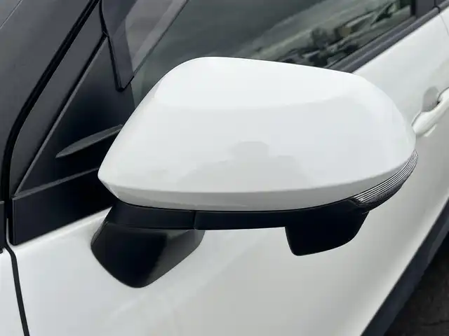 トヨタ ヤリスクロス ハイブリッド Z 秋田県 2022(令4)年 3.5万km ホワイトパールクリスタルシャイン ４WD/衝突軽減システム/LEDヘッドライト/純正メモリナビ（BT/AM/FM/USB）/バックカメラ/トヨタ純正１６インチアルミ（冬タイヤ装着）/スマートキー/アイドリングストップ/プッシュスタート/クルーズコントロール追従走行あり/オートマチックハイビーム/レーンキープアシスト/コーナーセンサー/ダウンヒルアシストコントロール/ステアリングスイッチ/ステアリングヒーター/前席シートヒーター/運転席パワーシート/ドライブレコーダー/ビルトインETC/電動パーキングブレーキ/オートブレーキホールド機能/純正フロアマット/純正ドアバイザー/オートライト/オートエアコン/パワーステアリング/パワーウィンドウ/ヘッドライトレベライザー/横滑り防止/盗難防止装置/電動格納ウィンカーミラー