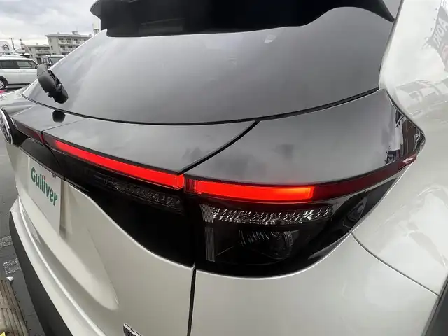 トヨタ ヤリスクロス ハイブリッド Z 秋田県 2022(令4)年 3.5万km ホワイトパールクリスタルシャイン ４WD/衝突軽減システム/LEDヘッドライト/純正メモリナビ（BT/AM/FM/USB）/バックカメラ/トヨタ純正１６インチアルミ（冬タイヤ装着）/スマートキー/アイドリングストップ/プッシュスタート/クルーズコントロール追従走行あり/オートマチックハイビーム/レーンキープアシスト/コーナーセンサー/ダウンヒルアシストコントロール/ステアリングスイッチ/ステアリングヒーター/前席シートヒーター/運転席パワーシート/ドライブレコーダー/ビルトインETC/電動パーキングブレーキ/オートブレーキホールド機能/純正フロアマット/純正ドアバイザー/オートライト/オートエアコン/パワーステアリング/パワーウィンドウ/ヘッドライトレベライザー/横滑り防止/盗難防止装置/電動格納ウィンカーミラー