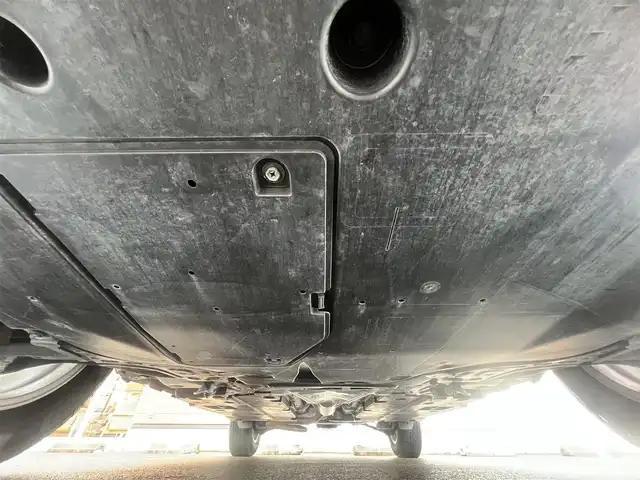 トヨタ ヤリスクロス ハイブリッド Z 秋田県 2022(令4)年 3.5万km ホワイトパールクリスタルシャイン ４WD/衝突軽減システム/LEDヘッドライト/純正メモリナビ（BT/AM/FM/USB）/バックカメラ/トヨタ純正１６インチアルミ（冬タイヤ装着）/スマートキー/アイドリングストップ/プッシュスタート/クルーズコントロール追従走行あり/オートマチックハイビーム/レーンキープアシスト/コーナーセンサー/ダウンヒルアシストコントロール/ステアリングスイッチ/ステアリングヒーター/前席シートヒーター/運転席パワーシート/ドライブレコーダー/ビルトインETC/電動パーキングブレーキ/オートブレーキホールド機能/純正フロアマット/純正ドアバイザー/オートライト/オートエアコン/パワーステアリング/パワーウィンドウ/ヘッドライトレベライザー/横滑り防止/盗難防止装置/電動格納ウィンカーミラー