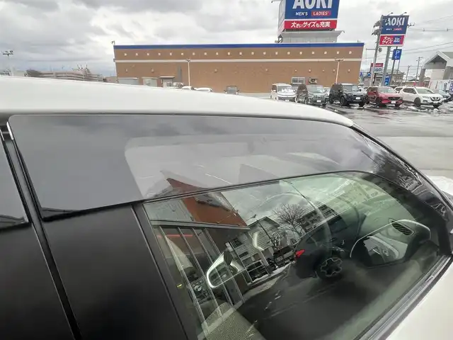 トヨタ ヤリスクロス ハイブリッド Z 秋田県 2022(令4)年 3.5万km ホワイトパールクリスタルシャイン ４WD/衝突軽減システム/LEDヘッドライト/純正メモリナビ（BT/AM/FM/USB）/バックカメラ/トヨタ純正１６インチアルミ（冬タイヤ装着）/スマートキー/アイドリングストップ/プッシュスタート/クルーズコントロール追従走行あり/オートマチックハイビーム/レーンキープアシスト/コーナーセンサー/ダウンヒルアシストコントロール/ステアリングスイッチ/ステアリングヒーター/前席シートヒーター/運転席パワーシート/ドライブレコーダー/ビルトインETC/電動パーキングブレーキ/オートブレーキホールド機能/純正フロアマット/純正ドアバイザー/オートライト/オートエアコン/パワーステアリング/パワーウィンドウ/ヘッドライトレベライザー/横滑り防止/盗難防止装置/電動格納ウィンカーミラー