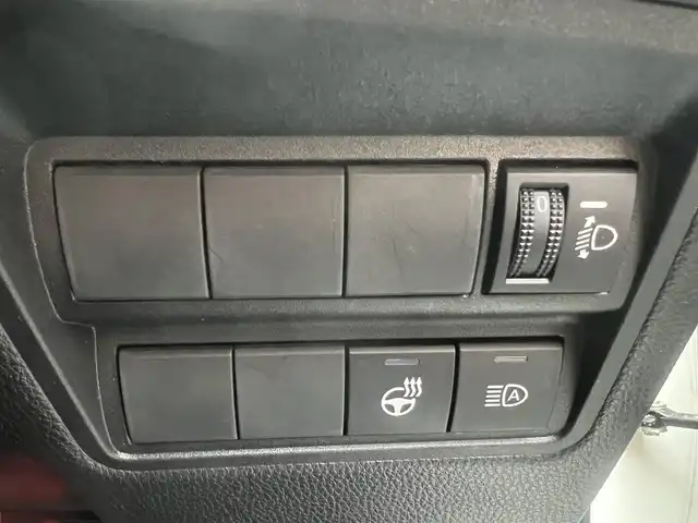 トヨタ ヤリスクロス ハイブリッド Z 秋田県 2022(令4)年 3.5万km ホワイトパールクリスタルシャイン ４WD/衝突軽減システム/LEDヘッドライト/純正メモリナビ（BT/AM/FM/USB）/バックカメラ/トヨタ純正１６インチアルミ（冬タイヤ装着）/スマートキー/アイドリングストップ/プッシュスタート/クルーズコントロール追従走行あり/オートマチックハイビーム/レーンキープアシスト/コーナーセンサー/ダウンヒルアシストコントロール/ステアリングスイッチ/ステアリングヒーター/前席シートヒーター/運転席パワーシート/ドライブレコーダー/ビルトインETC/電動パーキングブレーキ/オートブレーキホールド機能/純正フロアマット/純正ドアバイザー/オートライト/オートエアコン/パワーステアリング/パワーウィンドウ/ヘッドライトレベライザー/横滑り防止/盗難防止装置/電動格納ウィンカーミラー