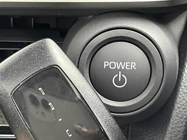 トヨタ プリウス Z 道央・札幌 2024(令6)年 0.3万km プラチナホワイトパールマイカ ・ワンオーナー/・４WD/・純正ディスプレイオーディオ/・BT/USB/フルセグTV/・パノラミックビューモニター/・ビルトインETC2.0/・ガラスルーフ/・デジタルインナーミラー/・トヨタセーフティセンス/・プリクラッシュセーフティ/・レーンキープアシスト/・アダプティブクルーズコントロール/・クリアランスソナー/・横滑り防止装置/・LEDヘッドライト/・オートマチックハイビーム/・オートライト/・パワーバックドア/・D+N席シートヒーター/・D＋N席エアシート/・D+N席パワーシート/・ステアリングスイッチ/・ステアリングヒーター/・純正OPツィーター/・純正19インチAWオールシーズンタイヤ（シンクロウェザー）/・純正フロアマット/・プッシュスタート/・スマートキー/・スペアキー/・保証書/・取扱説明書