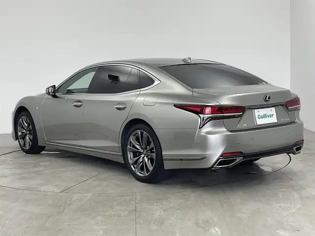 レクサス ＬＳ 500 Fスポーツ 愛知県 2018(平30)年 9.3万km ソニックチタニウム レクサスセーフティセンス/　　・プリクラッシュセーフティ/　　・レーントレーシングアシスト/　　・アダプティブハイビーム/　　・レーダークルーズコントロール/　　・フロントクロストラフィックアラート/　　・リヤクロストラフィックアラート/　　・ロードサインアシスト/　　・先行車発進告知機能/　　・ドライバー異常時対応システム/　　・BSM/クリアランスソナー/ツインターボ/純正エアサス/ヘッドアップディスプレイ/デジタルインナーミラー/ドライブレコーダー（360°＋リヤ）/純正12.3インチナビ/　　・CD/DVD/フルセグ/BT/パノラミックビューモニター/ビルトインETC2.0/本革巻ステアリングリモコン/ステアリングヒーター/レザーシート/パワーシート（前席）/シートメモリポジションメモリ機能（前席）/シートヒーター（全席）/ベンチレーション（前席）/リヤウィンドウ電動サンシェード/パワートランクリッド/電子制御エアサスペンション/3眼LEDヘッドライト/デイライト/シーケンシャルランプ/純正20インチアルミホイール