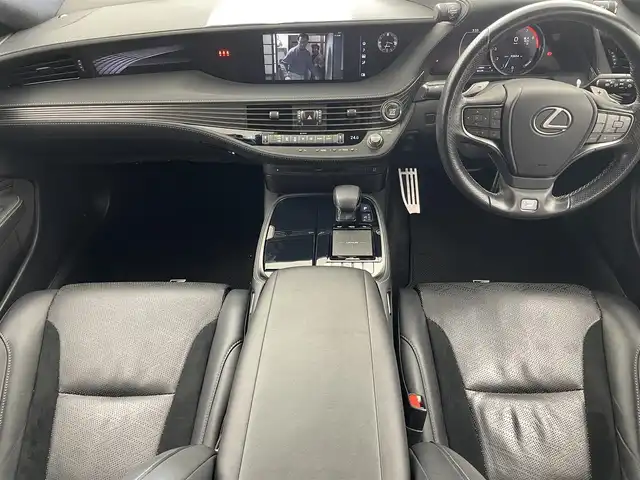 レクサス ＬＳ 500 Fスポーツ 愛知県 2018(平30)年 9.3万km ソニックチタニウム レクサスセーフティセンス/　　・プリクラッシュセーフティ/　　・レーントレーシングアシスト/　　・アダプティブハイビーム/　　・レーダークルーズコントロール/　　・フロントクロストラフィックアラート/　　・リヤクロストラフィックアラート/　　・ロードサインアシスト/　　・先行車発進告知機能/　　・ドライバー異常時対応システム/　　・BSM/クリアランスソナー/ツインターボ/純正エアサス/ヘッドアップディスプレイ/デジタルインナーミラー/ドライブレコーダー（360°＋リヤ）/純正12.3インチナビ/　　・CD/DVD/フルセグ/BT/パノラミックビューモニター/ビルトインETC2.0/本革巻ステアリングリモコン/ステアリングヒーター/レザーシート/パワーシート（前席）/シートメモリポジションメモリ機能（前席）/シートヒーター（全席）/ベンチレーション（前席）/リヤウィンドウ電動サンシェード/パワートランクリッド/電子制御エアサスペンション/3眼LEDヘッドライト/デイライト/シーケンシャルランプ/純正20インチアルミホイール