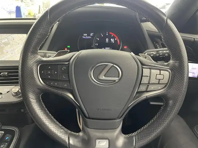 レクサス ＬＳ 500 Fスポーツ 愛知県 2018(平30)年 9.3万km ソニックチタニウム レクサスセーフティセンス/　　・プリクラッシュセーフティ/　　・レーントレーシングアシスト/　　・アダプティブハイビーム/　　・レーダークルーズコントロール/　　・フロントクロストラフィックアラート/　　・リヤクロストラフィックアラート/　　・ロードサインアシスト/　　・先行車発進告知機能/　　・ドライバー異常時対応システム/　　・BSM/クリアランスソナー/ツインターボ/純正エアサス/ヘッドアップディスプレイ/デジタルインナーミラー/ドライブレコーダー（360°＋リヤ）/純正12.3インチナビ/　　・CD/DVD/フルセグ/BT/パノラミックビューモニター/ビルトインETC2.0/本革巻ステアリングリモコン/ステアリングヒーター/レザーシート/パワーシート（前席）/シートメモリポジションメモリ機能（前席）/シートヒーター（全席）/ベンチレーション（前席）/リヤウィンドウ電動サンシェード/パワートランクリッド/電子制御エアサスペンション/3眼LEDヘッドライト/デイライト/シーケンシャルランプ/純正20インチアルミホイール