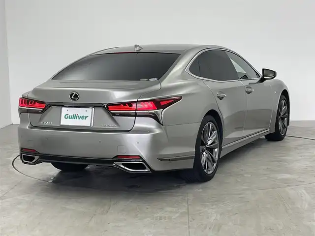 レクサス ＬＳ 500 Fスポーツ 愛知県 2018(平30)年 9.3万km ソニックチタニウム レクサスセーフティセンス/　　・プリクラッシュセーフティ/　　・レーントレーシングアシスト/　　・アダプティブハイビーム/　　・レーダークルーズコントロール/　　・フロントクロストラフィックアラート/　　・リヤクロストラフィックアラート/　　・ロードサインアシスト/　　・先行車発進告知機能/　　・ドライバー異常時対応システム/　　・BSM/クリアランスソナー/ツインターボ/純正エアサス/ヘッドアップディスプレイ/デジタルインナーミラー/ドライブレコーダー（360°＋リヤ）/純正12.3インチナビ/　　・CD/DVD/フルセグ/BT/パノラミックビューモニター/ビルトインETC2.0/本革巻ステアリングリモコン/ステアリングヒーター/レザーシート/パワーシート（前席）/シートメモリポジションメモリ機能（前席）/シートヒーター（全席）/ベンチレーション（前席）/リヤウィンドウ電動サンシェード/パワートランクリッド/電子制御エアサスペンション/3眼LEDヘッドライト/デイライト/シーケンシャルランプ/純正20インチアルミホイール