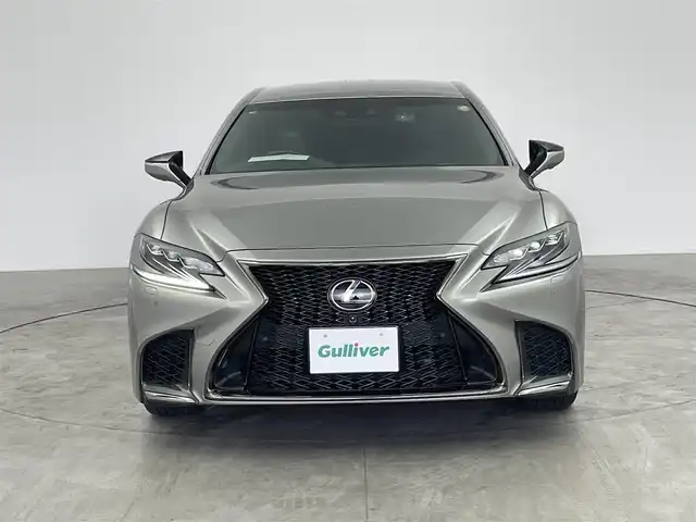 レクサス ＬＳ 500 Fスポーツ 愛知県 2018(平30)年 9.3万km ソニックチタニウム レクサスセーフティセンス/　　・プリクラッシュセーフティ/　　・レーントレーシングアシスト/　　・アダプティブハイビーム/　　・レーダークルーズコントロール/　　・フロントクロストラフィックアラート/　　・リヤクロストラフィックアラート/　　・ロードサインアシスト/　　・先行車発進告知機能/　　・ドライバー異常時対応システム/　　・BSM/クリアランスソナー/ツインターボ/純正エアサス/ヘッドアップディスプレイ/デジタルインナーミラー/ドライブレコーダー（360°＋リヤ）/純正12.3インチナビ/　　・CD/DVD/フルセグ/BT/パノラミックビューモニター/ビルトインETC2.0/本革巻ステアリングリモコン/ステアリングヒーター/レザーシート/パワーシート（前席）/シートメモリポジションメモリ機能（前席）/シートヒーター（全席）/ベンチレーション（前席）/リヤウィンドウ電動サンシェード/パワートランクリッド/電子制御エアサスペンション/3眼LEDヘッドライト/デイライト/シーケンシャルランプ/純正20インチアルミホイール
