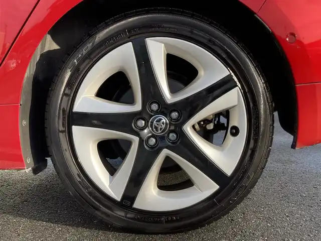 トヨタ プリウス A ツーリングセレクション 静岡県 2016(平28)年 7.6万km エモーショナルレッド Toyota Safety Sense/純正9インチナビ(DSZT-YC4T)/　AM FM CD DVD Bluetooth USB HDMI SDREC/フルセグTV/ビルトインETC/バックモニター/レーダークルーズコントロール/LEDオートヘッドライト/シートヒーター(前席)/前後クリアランスソナー/純正17インチアルミホイール/ヘッドアップディズプレイ/スマートキー2本/フロントフォグランプ/前後方ドライブレコーダー/レザーシート