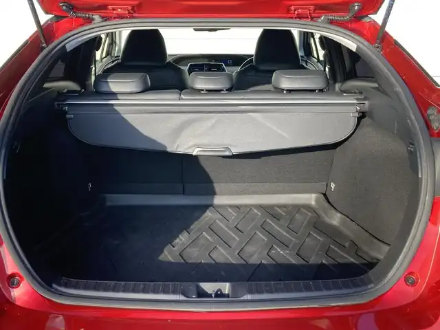 トヨタ プリウス A ツーリングセレクション 静岡県 2016(平28)年 7.6万km エモーショナルレッド Toyota Safety Sense/純正9インチナビ(DSZT-YC4T)/　AM FM CD DVD Bluetooth USB HDMI SDREC/フルセグTV/ビルトインETC/バックモニター/レーダークルーズコントロール/LEDオートヘッドライト/シートヒーター(前席)/前後クリアランスソナー/純正17インチアルミホイール/ヘッドアップディズプレイ/スマートキー2本/フロントフォグランプ/前後方ドライブレコーダー/レザーシート