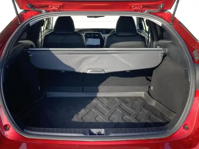 トヨタ プリウス A ツーリングセレクション 静岡県 2016(平28)年 7.6万km エモーショナルレッド Toyota Safety Sense/純正9インチナビ(DSZT-YC4T)/　AM FM CD DVD Bluetooth USB HDMI SDREC/フルセグTV/ビルトインETC/バックモニター/レーダークルーズコントロール/LEDオートヘッドライト/シートヒーター(前席)/前後クリアランスソナー/純正17インチアルミホイール/ヘッドアップディズプレイ/スマートキー2本/フロントフォグランプ/前後方ドライブレコーダー/レザーシート