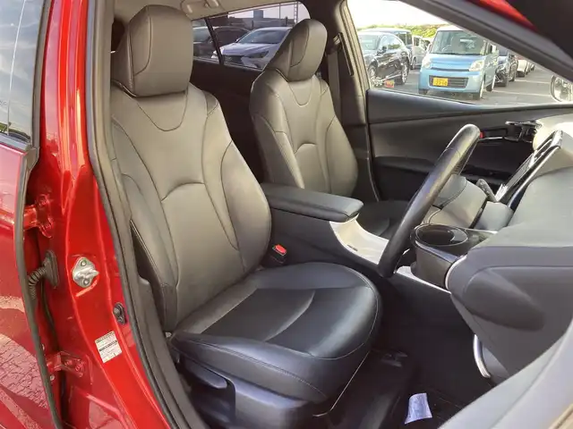 トヨタ プリウス A ツーリングセレクション 静岡県 2016(平28)年 7.6万km エモーショナルレッド Toyota Safety Sense/純正9インチナビ(DSZT-YC4T)/　AM FM CD DVD Bluetooth USB HDMI SDREC/フルセグTV/ビルトインETC/バックモニター/レーダークルーズコントロール/LEDオートヘッドライト/シートヒーター(前席)/前後クリアランスソナー/純正17インチアルミホイール/ヘッドアップディズプレイ/スマートキー2本/フロントフォグランプ/前後方ドライブレコーダー/レザーシート