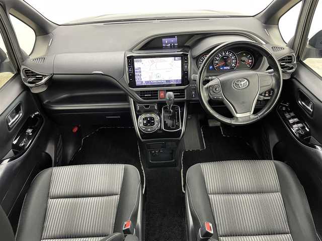 トヨタ ヴォクシー ZS 煌Ⅱ 岡山県 2019(令1)年 9.4万km ブラック アルパイン１１インチナビ/【Bluetooth/フルセグTV/Carplay/CD/DVD】/１２．８インチフリップダウンモニター/両側電動スライドドア/クルーズコントロール/ＬＥＤヘッドライト/オートハイビーム/社外ドライブレコーダー（前）/バックカメラ/衝突軽減ブレーキシステム/ビルトインＥＴＣ/純正フロアマット/後席サンシェイド