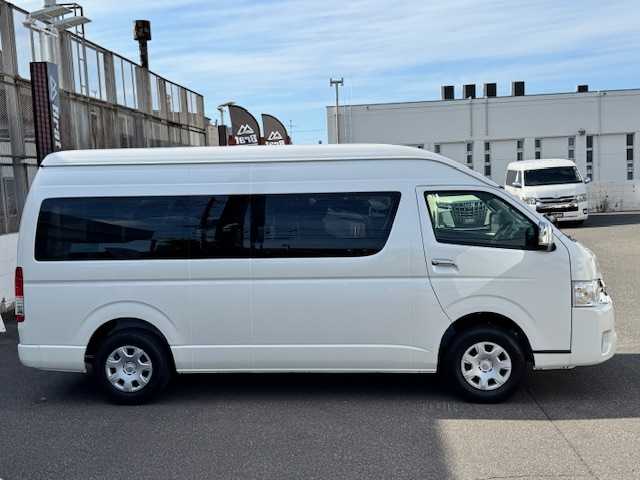 トヨタ ハイエース グランドキャビン 道北・旭川 2025(令7)年 0.1千km ホワイトパールクリスタルシャイン 寒冷地仕様車/登録済未使用車/純正ＬＥＤライト/全方位カメラ/デジタルミラー/パワースライドドア/トヨタセーフティ/プッシュスタートエンジン/リアフォグランプ/車両取説/メンテナンスノート・保証書/スマートキー×２