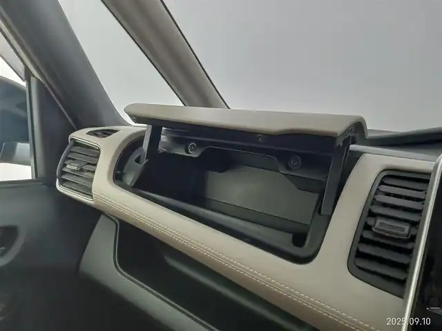 日産 セレナ ハイウェイスター V 愛知県 2021(令3)年 5.3万km カシミヤグレージュ 寒冷地仕様/ステアリングヒーター/シートヒーター/セーフティパック/エマージェンシーブレーキ/車線逸脱警報機能/車線逸脱防止機能/ふらつき警報機能/プロパイロット/ハイビームアシスト/ブラインドスポットモニター/デジタルインナーミラー/ドライブレコーダー/ディーラーオプション7インチナビ（地図SD確認できず）/　・CD/DVD/フルセグ/Bluetooth/SD/アラウンドビューモニター/後席フリップダウンモニター/ETC/革巻きステアリング/ステアリングリモコン/両側パワースライドドア/ハンズフリーオートスライド/純正LEDヘッドライト/フォグランプ/純正16インチアルミホイール/取扱説明書