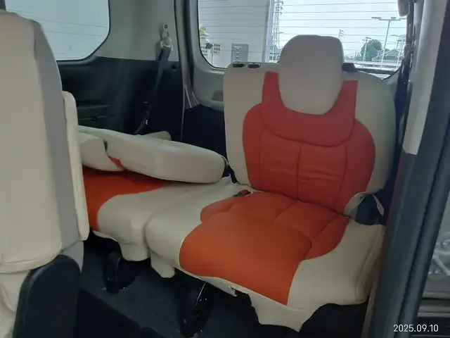日産 セレナ ハイウェイスター V 愛知県 2021(令3)年 5.3万km カシミヤグレージュ 寒冷地仕様/ステアリングヒーター/シートヒーター/セーフティパック/エマージェンシーブレーキ/車線逸脱警報機能/車線逸脱防止機能/ふらつき警報機能/プロパイロット/ハイビームアシスト/ブラインドスポットモニター/デジタルインナーミラー/ドライブレコーダー/ディーラーオプション7インチナビ（地図SD確認できず）/　・CD/DVD/フルセグ/Bluetooth/SD/アラウンドビューモニター/後席フリップダウンモニター/ETC/革巻きステアリング/ステアリングリモコン/両側パワースライドドア/ハンズフリーオートスライド/純正LEDヘッドライト/フォグランプ/純正16インチアルミホイール/取扱説明書