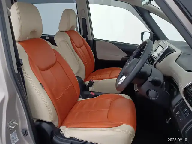 日産 セレナ ハイウェイスター V 愛知県 2021(令3)年 5.3万km カシミヤグレージュ 寒冷地仕様/ステアリングヒーター/シートヒーター/セーフティパック/エマージェンシーブレーキ/車線逸脱警報機能/車線逸脱防止機能/ふらつき警報機能/プロパイロット/ハイビームアシスト/ブラインドスポットモニター/デジタルインナーミラー/ドライブレコーダー/ディーラーオプション7インチナビ（地図SD確認できず）/　・CD/DVD/フルセグ/Bluetooth/SD/アラウンドビューモニター/後席フリップダウンモニター/ETC/革巻きステアリング/ステアリングリモコン/両側パワースライドドア/ハンズフリーオートスライド/純正LEDヘッドライト/フォグランプ/純正16インチアルミホイール/取扱説明書