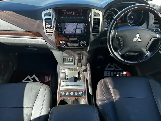 三菱 パジェロ ロング スーパーエクシード 道北・旭川 2016(平28)年 4.6万km ダイヤモンドブラックマイカ ディーゼル/ロックフォードサウンドシステム/純正ナビ/フルセグTV/バックカメラ/オープンカントリータイヤ/レザーシート/前席シートヒーター/クルーズコントロール/オートマチックハイビーム/社外アルミ付スタッドレスタイヤ積込/ETC