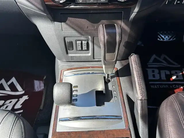 三菱 パジェロ ロング スーパーエクシード 道北・旭川 2016(平28)年 4.6万km ダイヤモンドブラックマイカ ディーゼル/ロックフォードサウンドシステム/純正ナビ/フルセグTV/バックカメラ/オープンカントリータイヤ/レザーシート/前席シートヒーター/クルーズコントロール/オートマチックハイビーム/社外アルミ付スタッドレスタイヤ積込/ETC