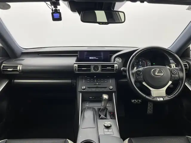 レクサス ＩＳ 200t Fスポーツ モードプラス 群馬県 2016(平28)年 9.6万km ホワイトノーヴァガラスフレーク プリクラッシュセーフティシステム（ミリ波レーダー方式）/レーンディパーチャーアラート/レーダークルーズコントロール（ブレーキ制御付）/ブラインドスポットモニター/オートマチックハイビーム/クリアランスソナー/バックソナー/F SPORT専用本革スポーツシート/・運転席ポジションメモリー/・前席シートヒーター/ベンチレーション/=====/純正7インチナビ/・AM/FM/CD/DVD/SD/USB/AUX/Bluetooth/フルセグTV/・バックカメラ/=====/純正７インチナビ　プリクラッシュセーフティ　レーンディパーチャーアラート　レーダークルーズコントロール　オートマチックハイビーム　ブラインドスポットモニター　クリアランスソナー　黒本革シート　ＥＴＣ