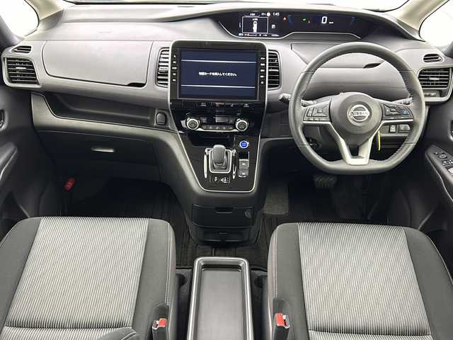日産 セレナ e－パワー ハイウェイスター V 大阪府 2022(令4)年 1.3万km パール セーフティパックB/プロパイロット/純正10インチSDナビ【MM512D-L】/【AM/FM/CD/DVD/Bluetooth/フルセグTV】/純正11インチフリップダウンモニター/前方ドライブレコーダー【DH5-D】/インテリジェントルームミラー/アラウンドビューモニター/前後コーナーセンサー/ETC/オートライト/両側パワースライドドア/電格ウィンカーミラー/ドアバイザー/純正16インチAW/社外フロアマット/カーテンエアバッグ/スペアキー×1