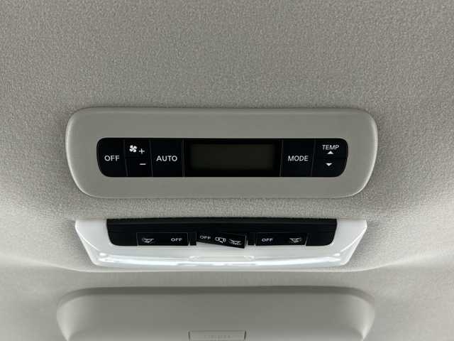 日産 セレナ e－パワー ハイウェイスター V 大阪府 2022(令4)年 1.3万km パール セーフティパックB/プロパイロット/純正10インチSDナビ【MM512D-L】/【AM/FM/CD/DVD/Bluetooth/フルセグTV】/純正11インチフリップダウンモニター/前方ドライブレコーダー【DH5-D】/インテリジェントルームミラー/アラウンドビューモニター/前後コーナーセンサー/ETC/オートライト/両側パワースライドドア/電格ウィンカーミラー/ドアバイザー/純正16インチAW/社外フロアマット/カーテンエアバッグ/スペアキー×1
