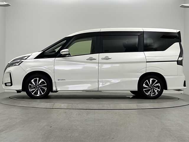 日産 セレナ e－パワー ハイウェイスター V 大阪府 2022(令4)年 1.3万km パール セーフティパックB/プロパイロット/純正10インチSDナビ【MM512D-L】/【AM/FM/CD/DVD/Bluetooth/フルセグTV】/純正11インチフリップダウンモニター/前方ドライブレコーダー【DH5-D】/インテリジェントルームミラー/アラウンドビューモニター/前後コーナーセンサー/ETC/オートライト/両側パワースライドドア/電格ウィンカーミラー/ドアバイザー/純正16インチAW/社外フロアマット/カーテンエアバッグ/スペアキー×1