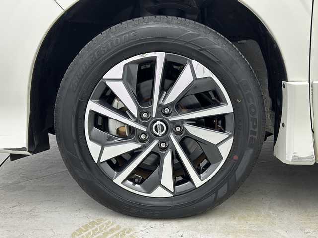 日産 セレナ e－パワー ハイウェイスター V 大阪府 2022(令4)年 1.3万km パール セーフティパックB/プロパイロット/純正10インチSDナビ【MM512D-L】/【AM/FM/CD/DVD/Bluetooth/フルセグTV】/純正11インチフリップダウンモニター/前方ドライブレコーダー【DH5-D】/インテリジェントルームミラー/アラウンドビューモニター/前後コーナーセンサー/ETC/オートライト/両側パワースライドドア/電格ウィンカーミラー/ドアバイザー/純正16インチAW/社外フロアマット/カーテンエアバッグ/スペアキー×1