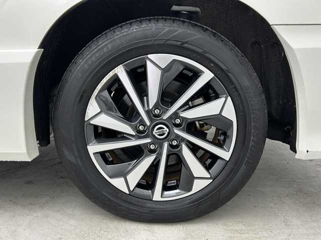日産 セレナ e－パワー ハイウェイスター V 大阪府 2022(令4)年 1.3万km パール セーフティパックB/プロパイロット/純正10インチSDナビ【MM512D-L】/【AM/FM/CD/DVD/Bluetooth/フルセグTV】/純正11インチフリップダウンモニター/前方ドライブレコーダー【DH5-D】/インテリジェントルームミラー/アラウンドビューモニター/前後コーナーセンサー/ETC/オートライト/両側パワースライドドア/電格ウィンカーミラー/ドアバイザー/純正16インチAW/社外フロアマット/カーテンエアバッグ/スペアキー×1