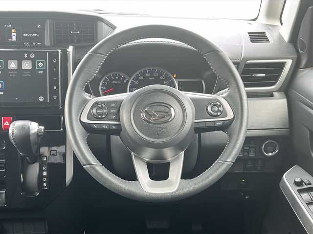 ダイハツ トール カスタムG ターボ 沖縄県 2024(令6)年 0.4万km ブラックマイカメタリック 9インチディスプレイオーディオ・TV・Bluetooth/全方位カメラ/両側パワースライドドア/オートライト/衝突軽減システム/コーナーセンサー/オートホールド/リアロールサンシェード/ステアリングスイッチ/電動格納ミラー/LEDヘッドライト/純正アルミ