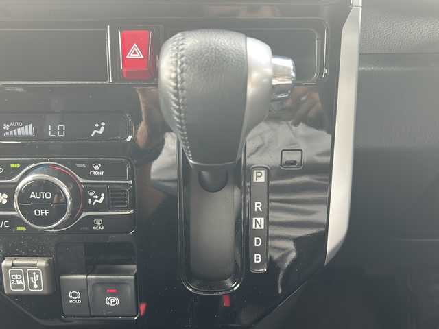 ダイハツ トール カスタムG ターボ 沖縄県 2024(令6)年 0.4万km ブラックマイカメタリック 9インチディスプレイオーディオ・TV・Bluetooth/全方位カメラ/両側パワースライドドア/オートライト/衝突軽減システム/コーナーセンサー/オートホールド/リアロールサンシェード/ステアリングスイッチ/電動格納ミラー/LEDヘッドライト/純正アルミ