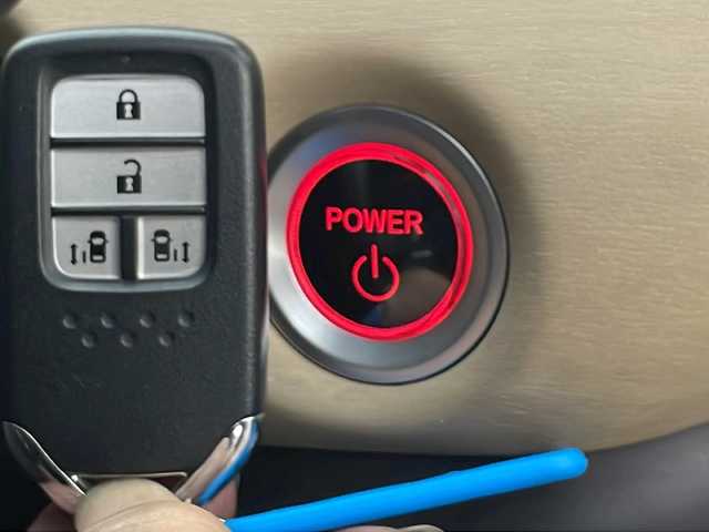 ホンダ フリード ハイブリット G ホンダセンシング 福井県 2018(平30)年 5.1万km ホワイトオーキッドパール 外部検査実施済み/純正メモリナビ＆フルセグＴＶ【VXM-187VFNi】/　（ＤＶＤ＆ＣＤ＆ＭＳＶ＆ＢＴ＆ＵＳＢ）/フリップダウンモニター/バックカメラ/ビルトインＥＴＣ/前方ドライブレコーダー/衝突軽減ブレーキ/レーンアシスト/レーダークルーズコントロール/先行車発進告知/標識認識機能/アイドリングストップ/革調シートカバー/両側パワースライドドア/オートライト/ＬＥＤライト/電動格納ミラー/スマートキー/プッシュスタート/Ｗエアバッグ/横滑り防止装置/盗難防止装置/ＡＢＳ/ドアバイザー/フロアマット/新車保証書/取扱説明書/スマートスペアキー有