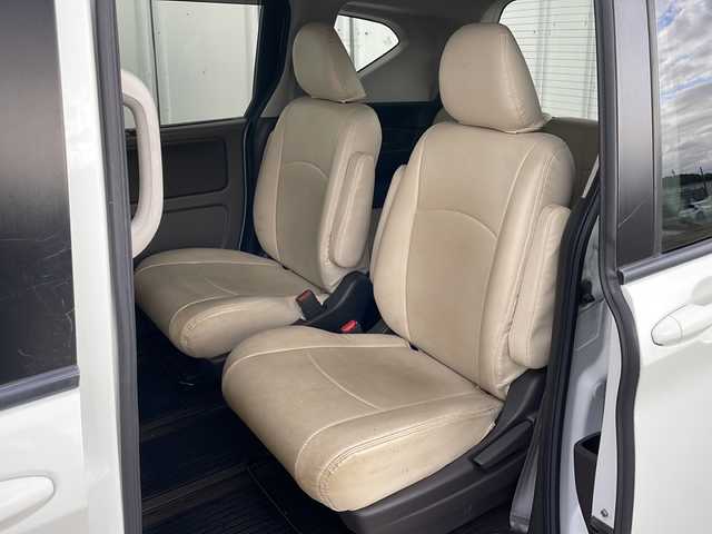 ホンダ フリード ハイブリット G ホンダセンシング 福井県 2018(平30)年 5.1万km ホワイトオーキッドパール 外部検査実施済み/純正メモリナビ＆フルセグＴＶ【VXM-187VFNi】/　（ＤＶＤ＆ＣＤ＆ＭＳＶ＆ＢＴ＆ＵＳＢ）/フリップダウンモニター/バックカメラ/ビルトインＥＴＣ/前方ドライブレコーダー/衝突軽減ブレーキ/レーンアシスト/レーダークルーズコントロール/先行車発進告知/標識認識機能/アイドリングストップ/革調シートカバー/両側パワースライドドア/オートライト/ＬＥＤライト/電動格納ミラー/スマートキー/プッシュスタート/Ｗエアバッグ/横滑り防止装置/盗難防止装置/ＡＢＳ/ドアバイザー/フロアマット/新車保証書/取扱説明書/スマートスペアキー有