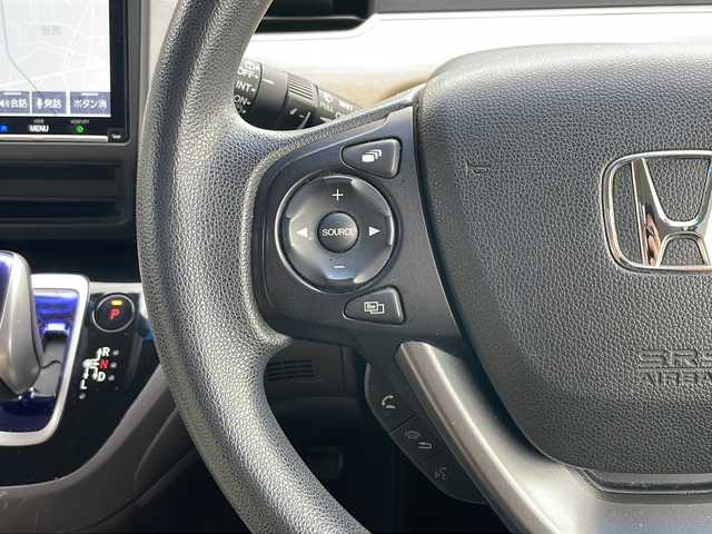 ホンダ フリード ハイブリット G ホンダセンシング 福井県 2018(平30)年 5.1万km ホワイトオーキッドパール 外部検査実施済み/純正メモリナビ＆フルセグＴＶ【VXM-187VFNi】/　（ＤＶＤ＆ＣＤ＆ＭＳＶ＆ＢＴ＆ＵＳＢ）/フリップダウンモニター/バックカメラ/ビルトインＥＴＣ/前方ドライブレコーダー/衝突軽減ブレーキ/レーンアシスト/レーダークルーズコントロール/先行車発進告知/標識認識機能/アイドリングストップ/革調シートカバー/両側パワースライドドア/オートライト/ＬＥＤライト/電動格納ミラー/スマートキー/プッシュスタート/Ｗエアバッグ/横滑り防止装置/盗難防止装置/ＡＢＳ/ドアバイザー/フロアマット/新車保証書/取扱説明書/スマートスペアキー有