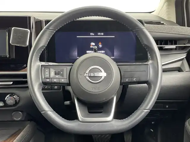 日産 オーラ G 新潟県 2022(令4)年 3.5万km ピュアホワイトパール KENWOODメモリナビ【MDV-D308BT】/　Bluetooth/CD/DVD/USB/衝突被害軽減ブレーキ/レーンキープアシスト/ブラインドスポットモニター/アラウンドビューモニター/インテリジェントルームミラー/ドライブレコーダー/ハーフレザーシート/前後コーナーセンサー/オートマチックハイビーム/ビルトインETC/横滑り防止装置/LEDヘッドライト/レザーステアリング