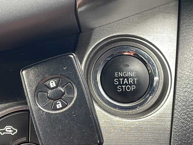 トヨタ ヴァンガード 240S 青森県 2011(平23)年 5.7万km ホワイトパールクリスタルシャイン ・4WD/・スマートキー/・社外ナビ/・ワンセグ/・バックカメラ/・社外17AW/・ETC/・ドライブレコーダー/・保証書・取説あり