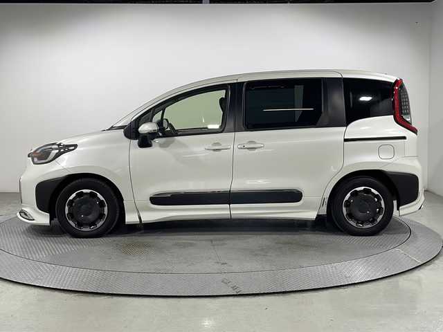 トヨタ シエンタ ハイブリッド Z 広島県 2022(令4)年 4.8万km ホワイトパールクリスタルシャイン 禁煙車/純正10.5型ディスプレイオーディオ/バックカメラ/モデリスタエアロ/レーダークルーズコントロール/両側パワースライドドア/１５００Ｗ給電/アダブティブＬＥＤヘッドライト/ＥＴＣ/ドラレコ/衝突軽減/レーンキープ/踏み間違い防止/オートマチックハイビーム/純正15インチホイールキャップ(185/65/R15)/エアバッグ(運転席/助手席サイド/カーテン)