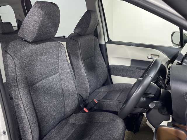 トヨタ シエンタ ハイブリッド Z 広島県 2022(令4)年 4.8万km ホワイトパールクリスタルシャイン 禁煙車/純正10.5型ディスプレイオーディオ/バックカメラ/モデリスタエアロ/レーダークルーズコントロール/両側パワースライドドア/１５００Ｗ給電/アダブティブＬＥＤヘッドライト/ＥＴＣ/ドラレコ/衝突軽減/レーンキープ/踏み間違い防止/オートマチックハイビーム/純正15インチホイールキャップ(185/65/R15)/エアバッグ(運転席/助手席サイド/カーテン)