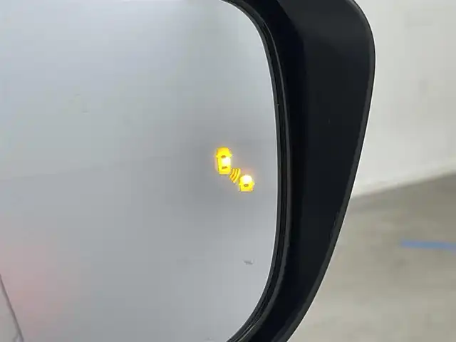 日産 セレナ ハイウェイスター V 岡山県 2022(令4)年 3.8万km ブリリアントホワイトパール 2トーン 純正１１インチフリップダウンモニター/純正１０インチナビ/デジタルインナーミラー/プロパイロット/アラウンドビューモニター/衝突軽減ブレーキ/純正ドライブレコーダー（前後）/両側パワースライドドア/ＬＥＤヘッドライト/ビルトインETC/ブラインドスポットモニター/オートブレーキホールド/取扱説明書/ナビ取扱説明書