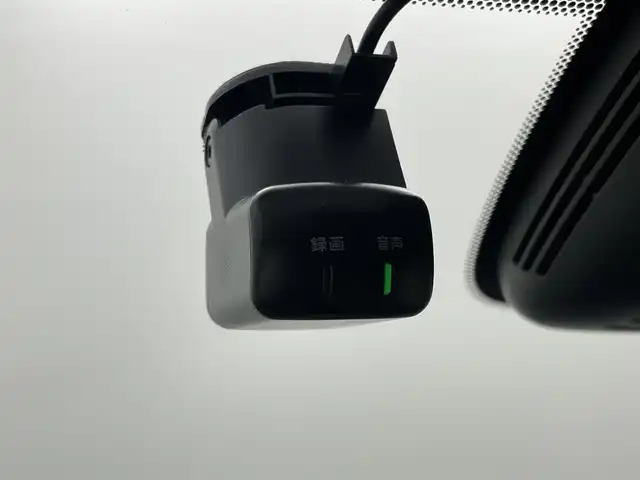 日産 セレナ ハイウェイスター V 岡山県 2022(令4)年 3.8万km ブリリアントホワイトパール 2トーン 純正１１インチフリップダウンモニター/純正１０インチナビ/デジタルインナーミラー/プロパイロット/アラウンドビューモニター/衝突軽減ブレーキ/純正ドライブレコーダー（前後）/両側パワースライドドア/ＬＥＤヘッドライト/ビルトインETC/ブラインドスポットモニター/オートブレーキホールド/取扱説明書/ナビ取扱説明書