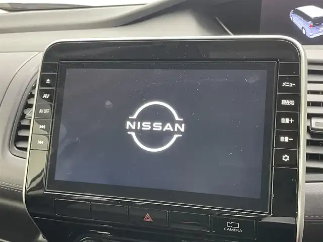 日産 セレナ ハイウェイスター V 岡山県 2022(令4)年 3.8万km ブリリアントホワイトパール 2トーン 純正１１インチフリップダウンモニター/純正１０インチナビ/デジタルインナーミラー/プロパイロット/アラウンドビューモニター/衝突軽減ブレーキ/純正ドライブレコーダー（前後）/両側パワースライドドア/ＬＥＤヘッドライト/ビルトインETC/ブラインドスポットモニター/オートブレーキホールド/取扱説明書/ナビ取扱説明書