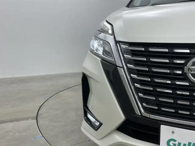 日産 セレナ ハイウェイスター V 岡山県 2022(令4)年 3.8万km ブリリアントホワイトパール 2トーン 純正１１インチフリップダウンモニター/純正１０インチナビ/デジタルインナーミラー/プロパイロット/アラウンドビューモニター/衝突軽減ブレーキ/純正ドライブレコーダー（前後）/両側パワースライドドア/ＬＥＤヘッドライト/ビルトインETC/ブラインドスポットモニター/オートブレーキホールド/取扱説明書/ナビ取扱説明書