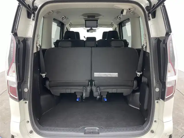 日産 セレナ ハイウェイスター V 岡山県 2022(令4)年 3.8万km ブリリアントホワイトパール 2トーン 純正１１インチフリップダウンモニター/純正１０インチナビ/デジタルインナーミラー/プロパイロット/アラウンドビューモニター/衝突軽減ブレーキ/純正ドライブレコーダー（前後）/両側パワースライドドア/ＬＥＤヘッドライト/ビルトインETC/ブラインドスポットモニター/オートブレーキホールド/取扱説明書/ナビ取扱説明書