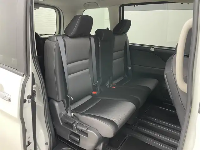 日産 セレナ ハイウェイスター V 岡山県 2022(令4)年 3.8万km ブリリアントホワイトパール 2トーン 純正１１インチフリップダウンモニター/純正１０インチナビ/デジタルインナーミラー/プロパイロット/アラウンドビューモニター/衝突軽減ブレーキ/純正ドライブレコーダー（前後）/両側パワースライドドア/ＬＥＤヘッドライト/ビルトインETC/ブラインドスポットモニター/オートブレーキホールド/取扱説明書/ナビ取扱説明書